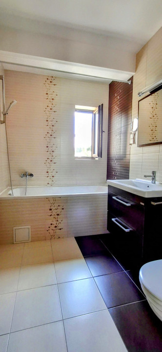 Apartament cu 2 camere, 62 mp, balcon, zona Stejarului