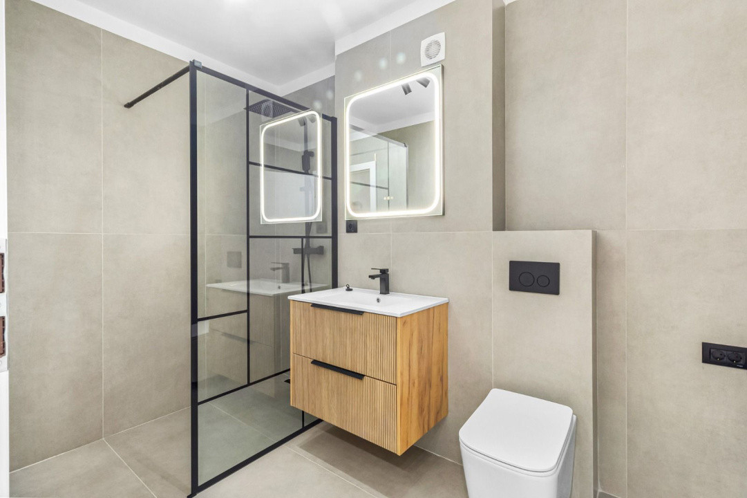 Apartament cu 2 camere, 58 mp+13 terasa, finisat,etaj intermediar, Zona Fabricii