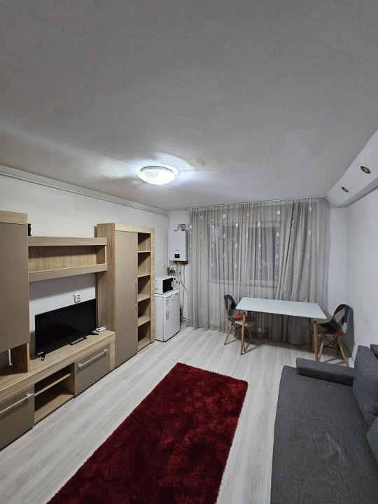 Garsoniera renovata, 20 mp, zona strazii Fabricii