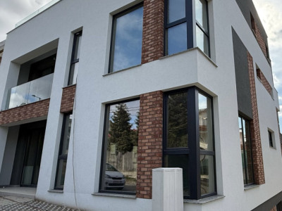 Spatiu de servicii 221mp in Zorilor, zona strazii Lunii