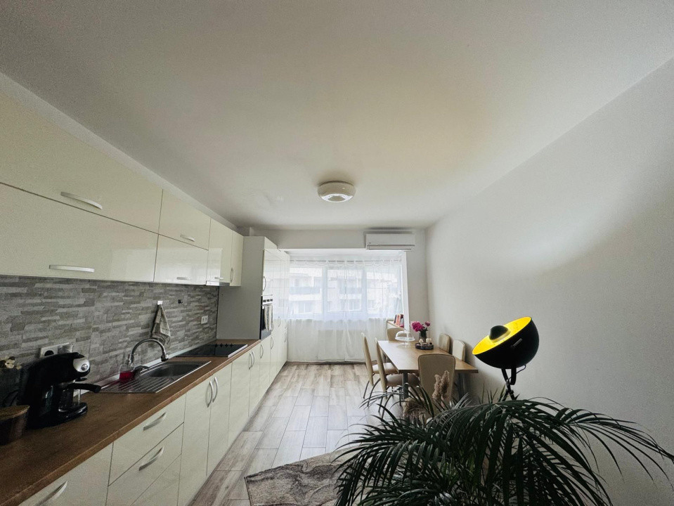 Apartament cu 3 camere, 67 mp, zona Florilor