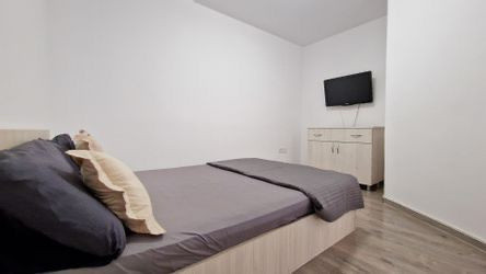 Apartament cu 3 camere, 67 mp, zona Florilor