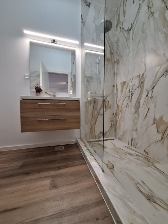 Apartament cu 2 camere, 56 mp, parcare, zona Eroilor