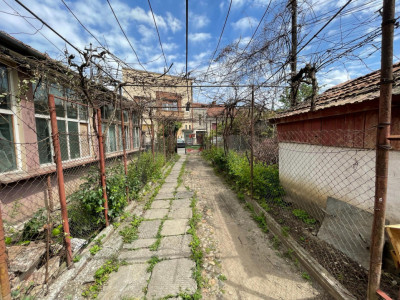 Vanzare Casa si teren zona centrala 