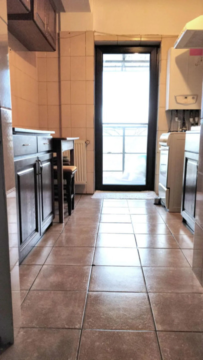 Apartament de 2 camere, 53 mp, loc de parcare, str Stejarului