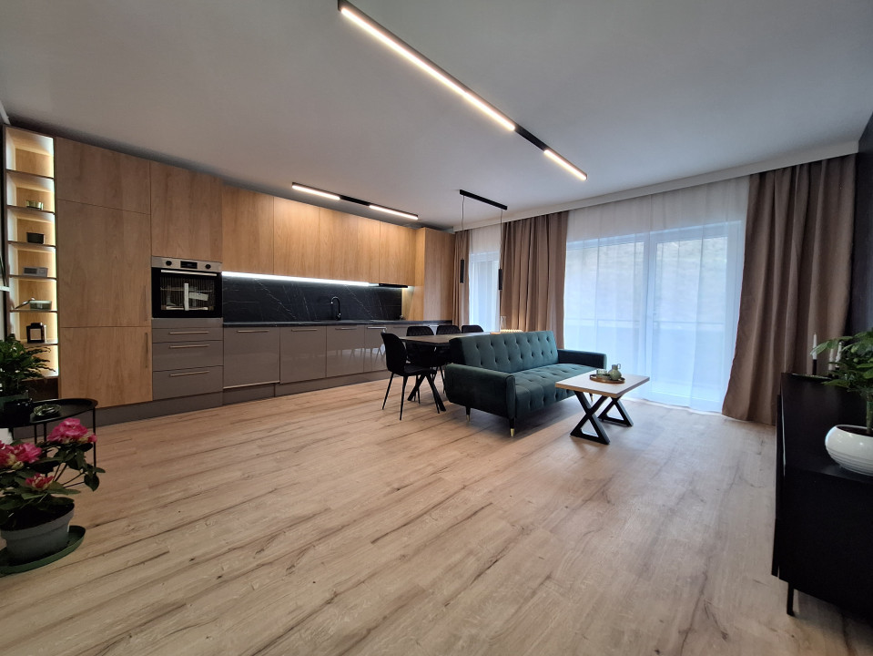 Apartament cu 2 camere, 53 mp, balcon, zona Teilor