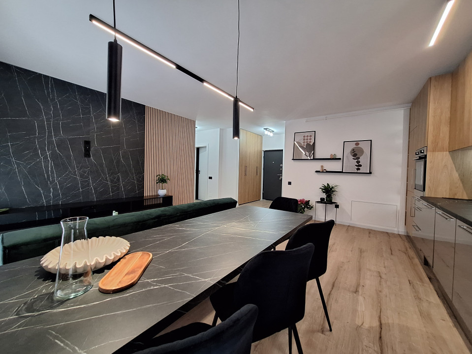 Apartament cu 2 camere, 53 mp, balcon, zona Teilor