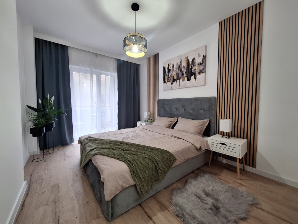 Apartament cu 2 camere, 53 mp, balcon, zona Teilor