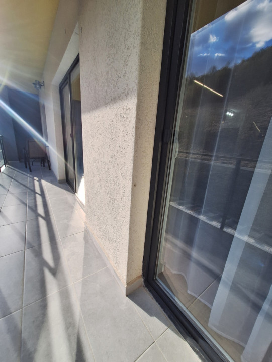 Apartament cu 2 camere, 53 mp, balcon, zona Teilor
