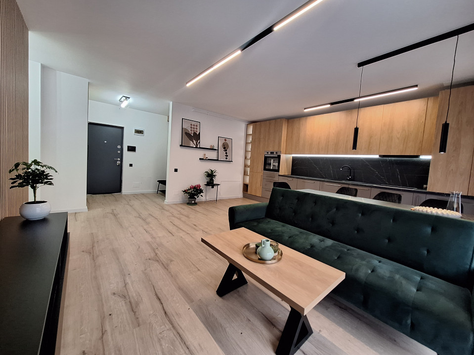 Apartament cu 2 camere, 53 mp, balcon, zona Teilor