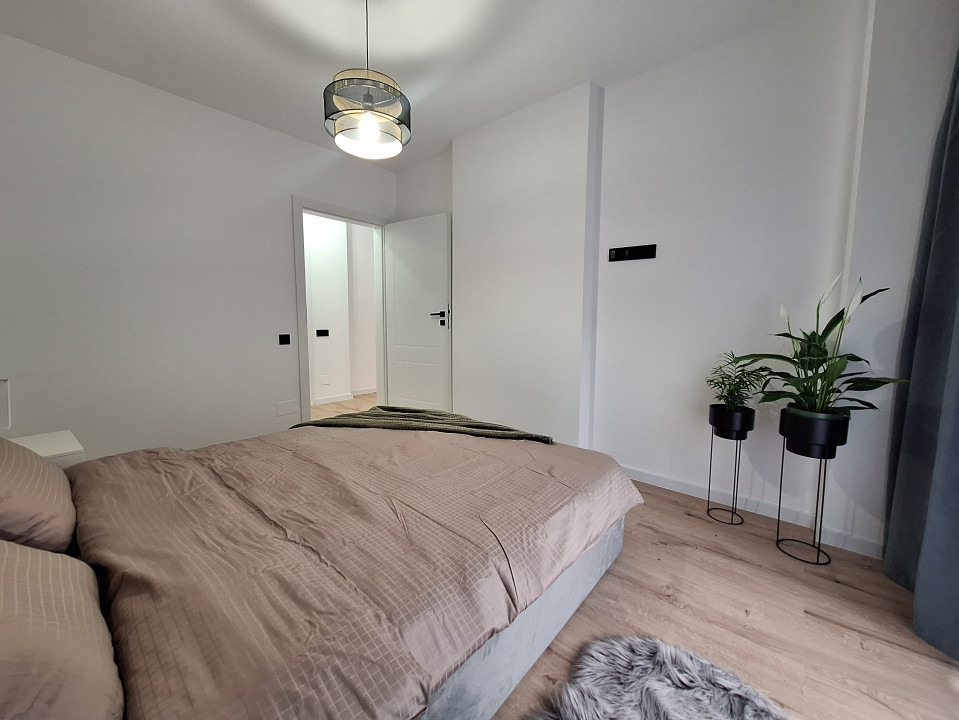 Apartament cu 2 camere, 53 mp, balcon, zona Teilor