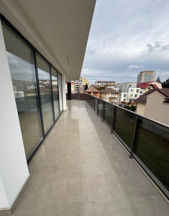 Casa 6 camere, 212 mp utili, 300 mp teren, finisata, zona Take Ionescu 