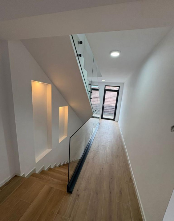 Casa 6 camere, 212 mp utili, 300 mp teren, finisata, zona Take Ionescu 