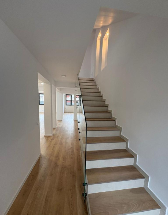 Casa 6 camere, 212 mp utili, 300 mp teren, finisata, zona Take Ionescu 