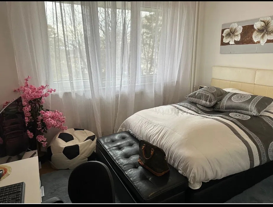 Apartament cu 2 camere la etaj intermediar, in zona Complexului Mercur 