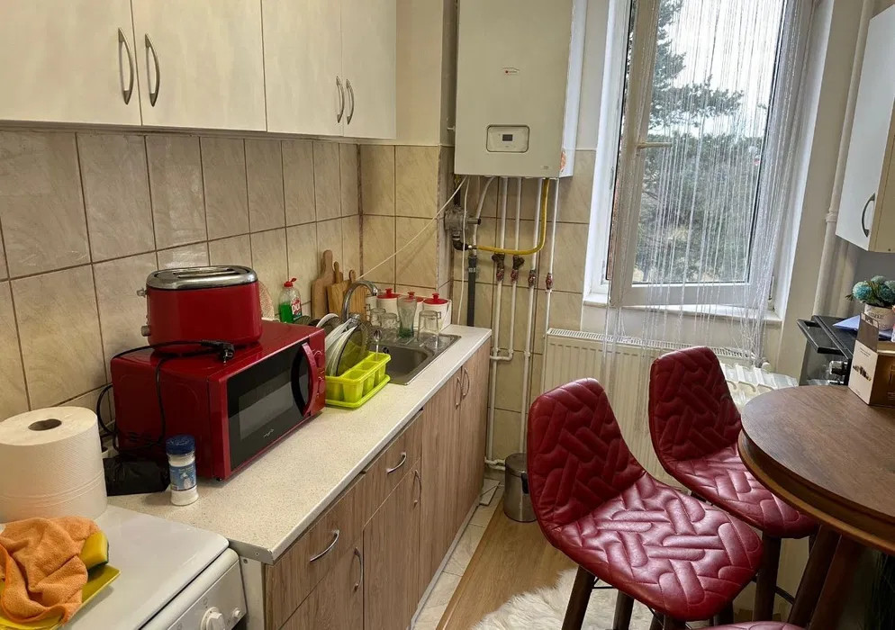 Apartament cu 2 camere la etaj intermediar, in zona Complexului Mercur 