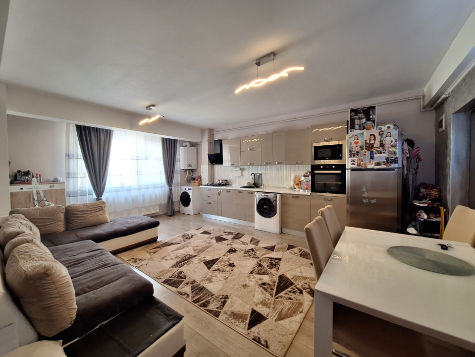 Apartament cu 2 camere, 52 mp, balcon, zona Cetatii