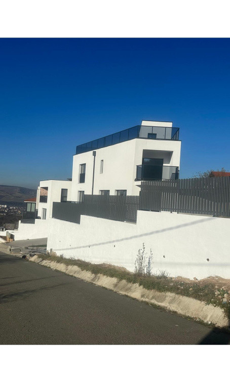 Casa individuala de vanzare, 138 mp ,zona Vivo