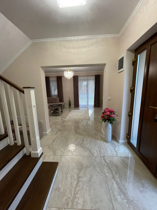 Duplex cu 4 camere, 3 bai, 3 parcari, ultrafinisat, zona Parcul Poligon