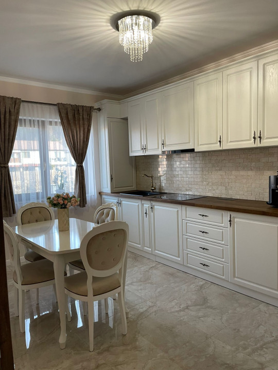 Duplex cu 4 camere, 3 bai, 3 parcari, ultrafinisat, zona Parcul Poligon