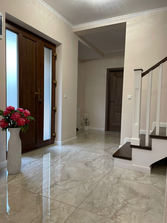 Duplex cu 4 camere, 3 bai, 3 parcari, ultrafinisat, zona Parcul Poligon