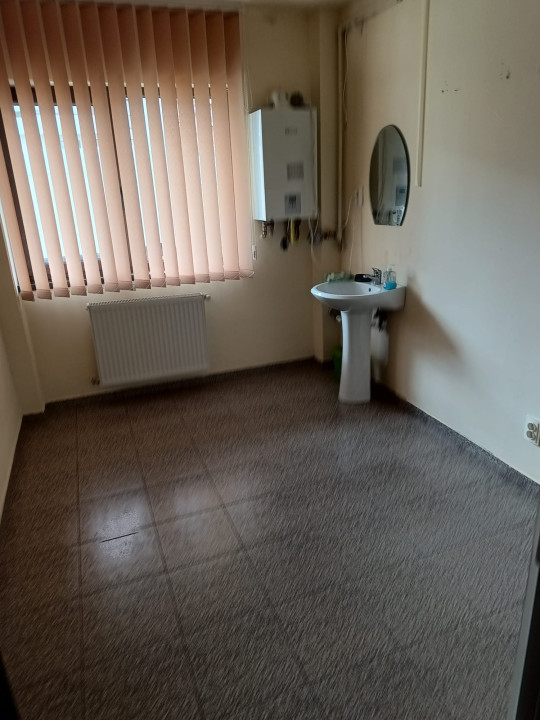 Apartament cu 2 camere si parcare in zona Parcului Poligon