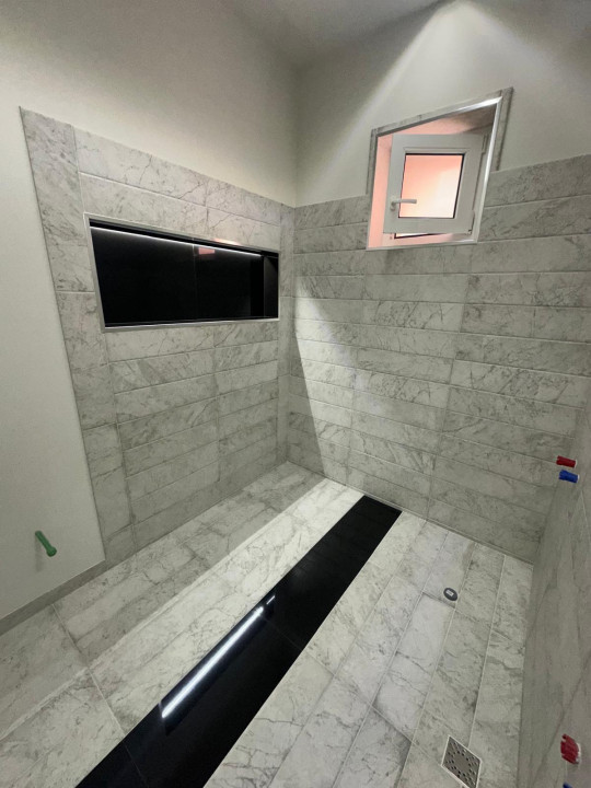 Apartament cu 2 camere si curte,zona Vivo