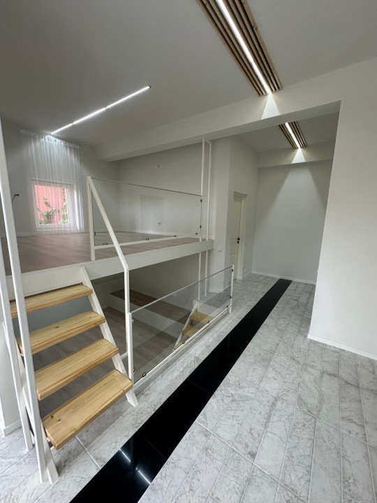Apartament cu 2 camere si curte,zona Vivo