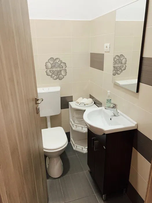 Apartament cu 3 camere, 78 mp, 2 bai, zona Stadionului