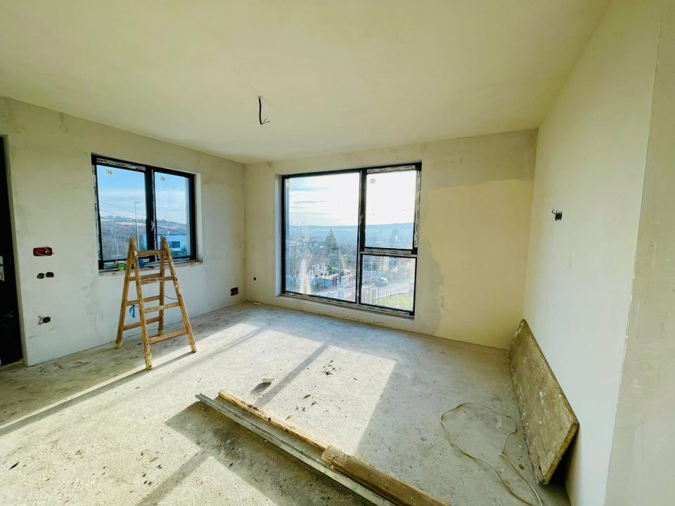 Casă cuplată, 4 camere, 163 mp utili, semifiniasată, cartier Dâmbul Rotund