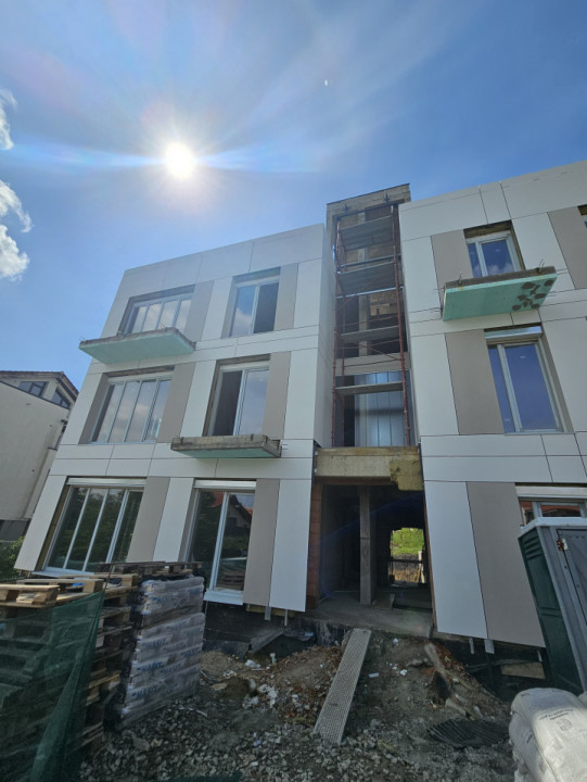 Apartament cu 3 cam, 100mp, LIFT, piscina, jacuzzi, zona Europa