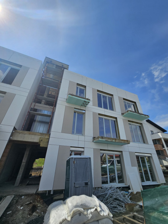 Apartament cu 3 cam, 100mp, LIFT, piscina, jacuzzi, zona Europa