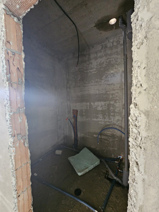 Apartament cu 3 cam, 100mp, LIFT, piscina, jacuzzi, zona Europa