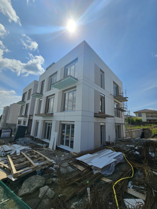Apartament cu 3 cam, 100mp, LIFT, piscina, jacuzzi, zona Europa