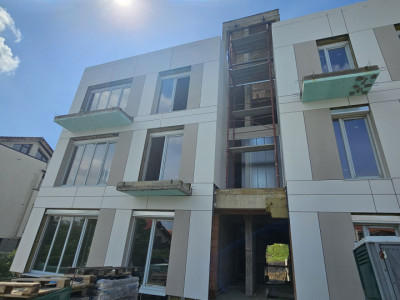 Apartament cu 3 cam, 100mp, LIFT, piscina, jacuzzi, zona Europa