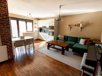 Apartament cu 2 camere, 62 mp, balcon, zona Cetatii