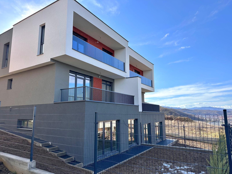 Casa/duplex de vanzare 3 nivele 170mp utili zona Narciselor 270mp teren