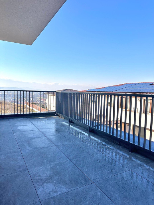 Casa/duplex de vanzare 3 nivele 170mp utili zona Narciselor 270mp teren