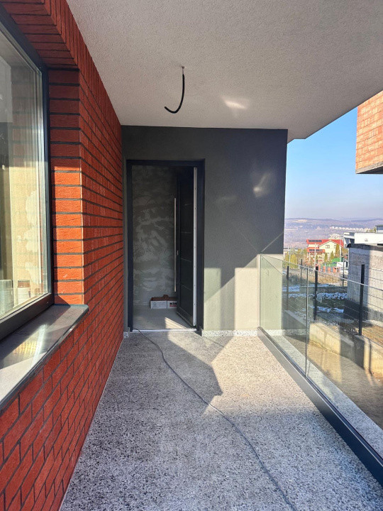 Casa/duplex de vanzare 3 nivele 170mp utili zona Narciselor 270mp teren