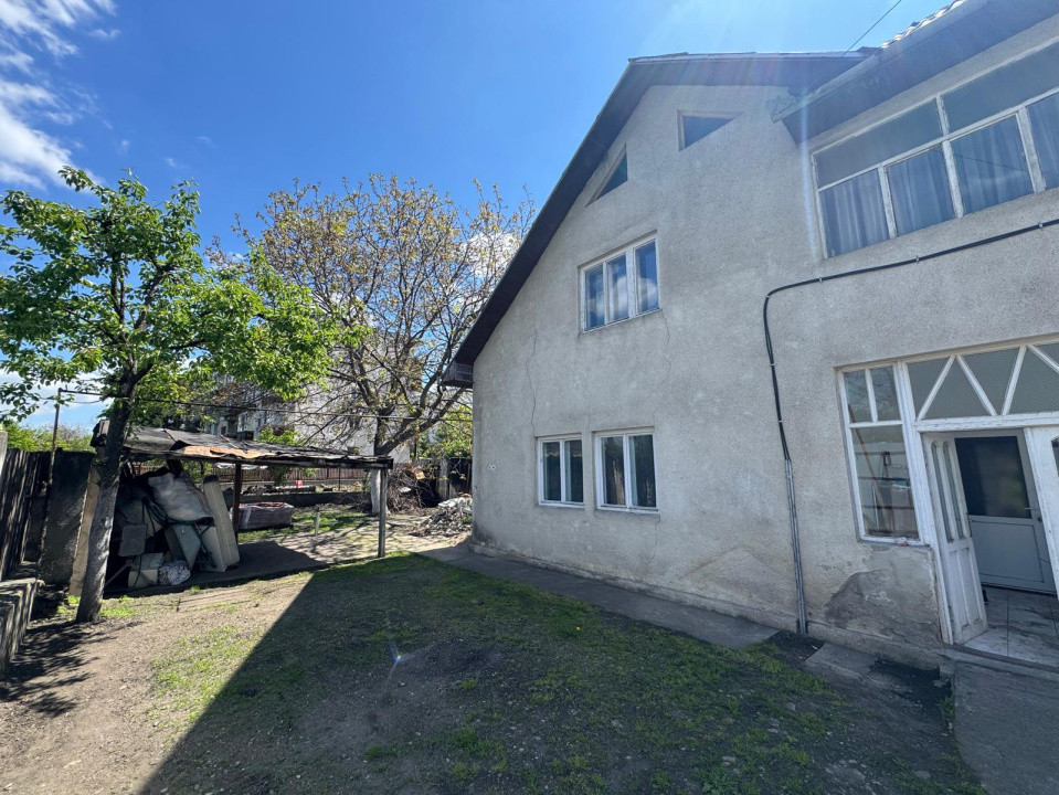 Casă pentru muncitori + 2 anexe, curte, zona străzii Dâmboviței