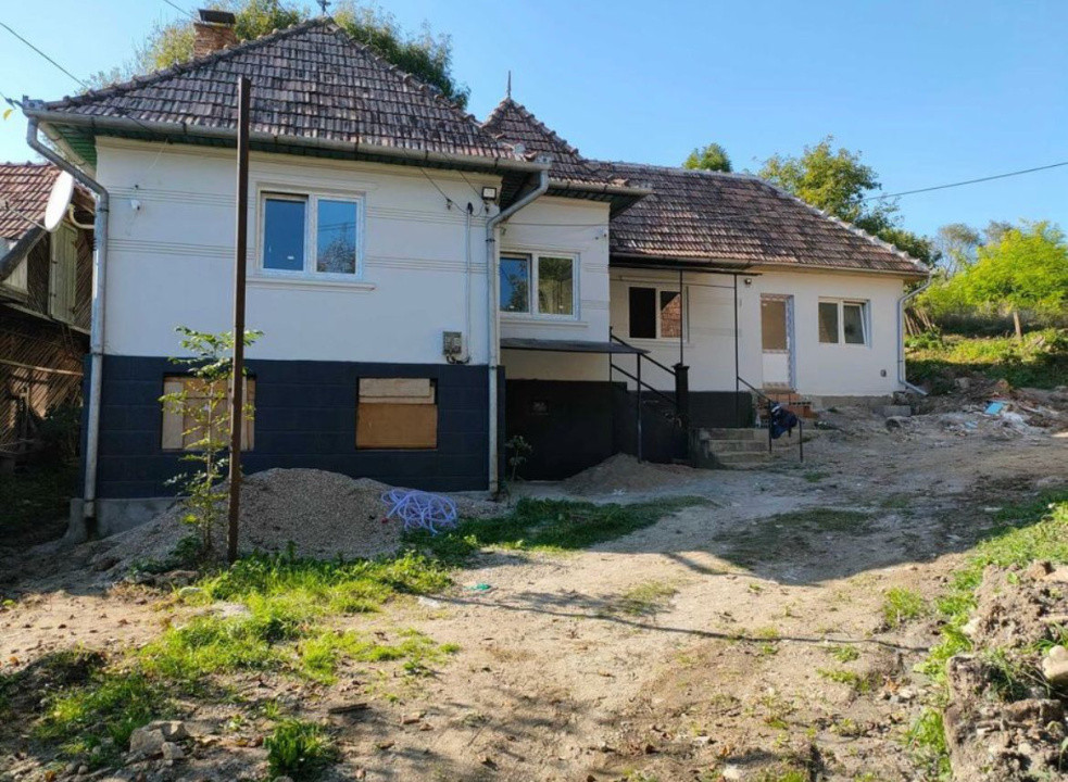 Casa de vanzare, 2 camere, 100 mp, zona Iara 