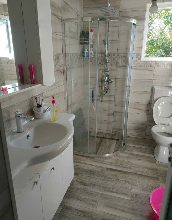 Casa de vanzare, 2 camere, 100 mp, zona Iara 