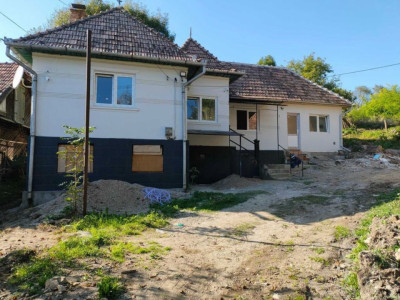 Casa de vanzare, 2 camere, 100 mp, zona Iara 