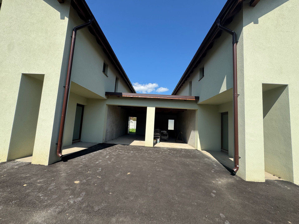 Duplex cu CF, Garaj, teren de 384 mp, Gilau