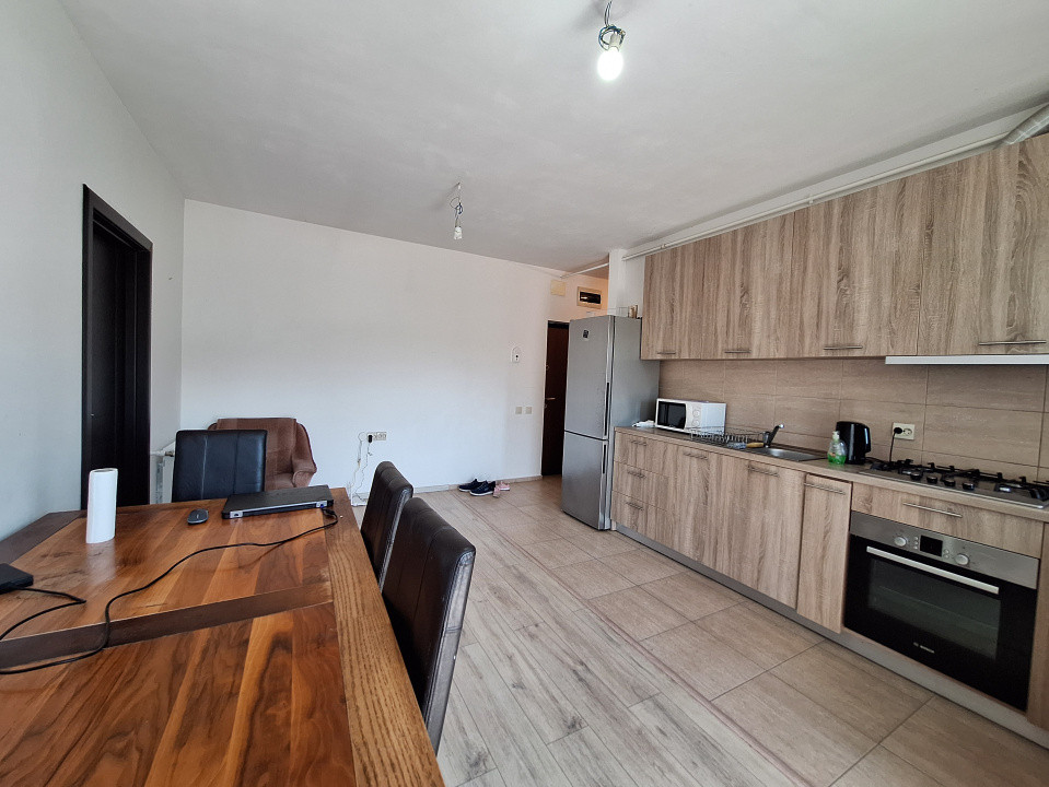 Apartament cu 3 camere, 54 mp, balcon, zona Tautiului
