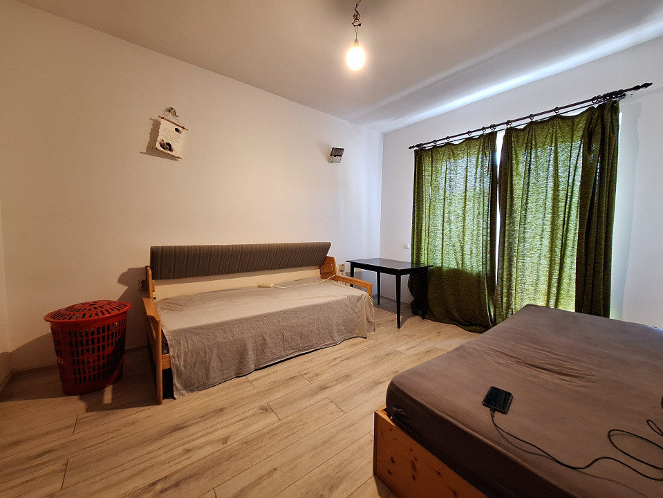 Apartament cu 3 camere, 54 mp, balcon, zona Tautiului