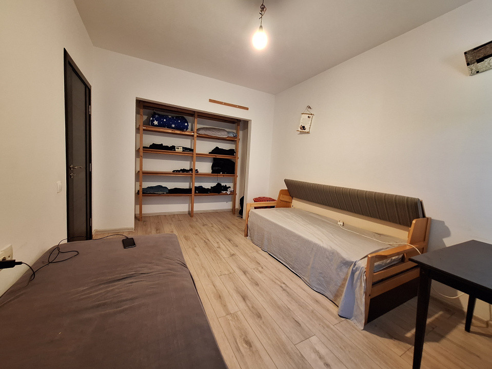 Apartament cu 3 camere, 54 mp, balcon, zona Tautiului