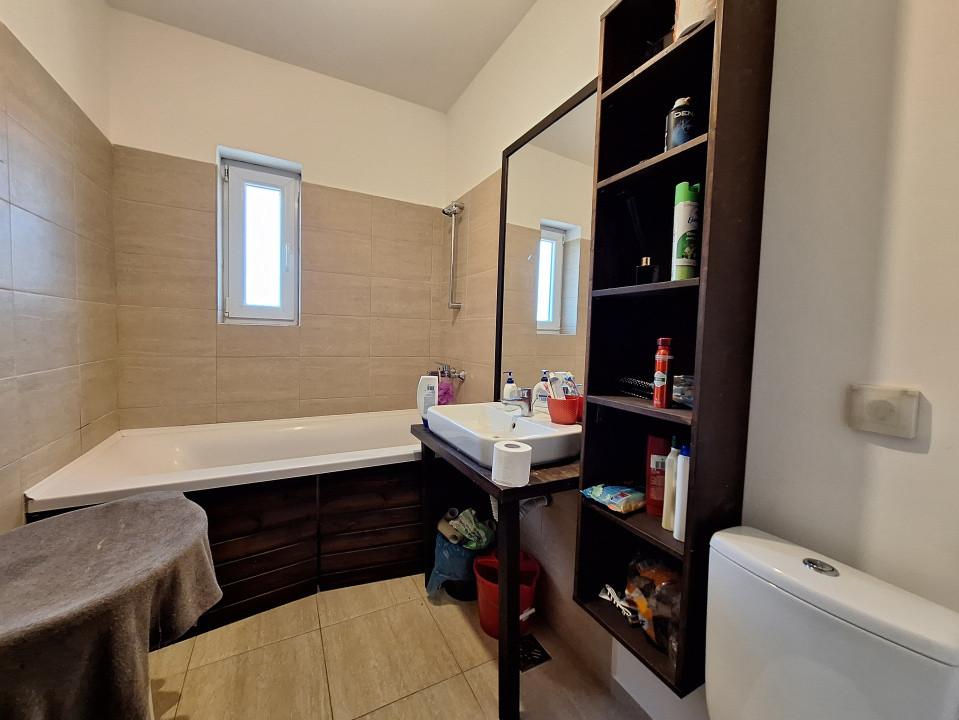 Apartament cu 3 camere, 54 mp, balcon, zona Tautiului