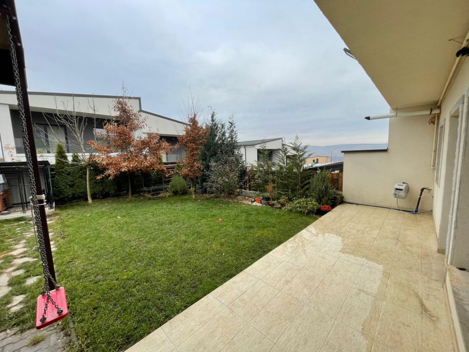 Casa tip Duplex 147mp cu 275mp teren la cheie zona Narciselor 