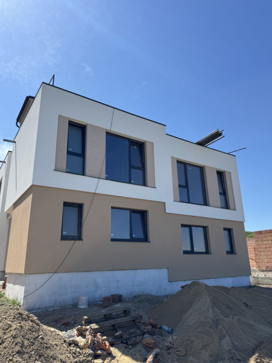 Duplex de vanzare  ,119 mp utili , zona Vivo